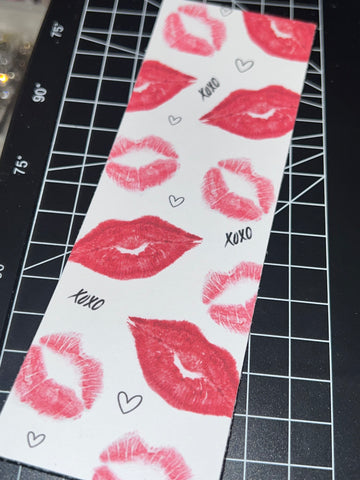 Xoxo kiss lips bookmark