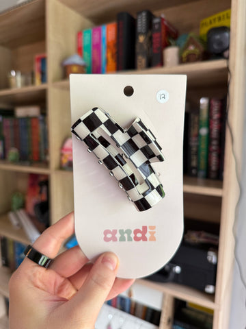 Check mate claw clip black & white