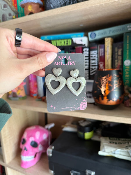 Stone gray double heart earrings