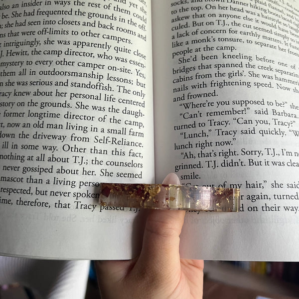 Resin page holder