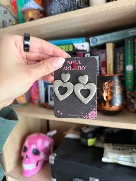 Stone gray double heart earrings
