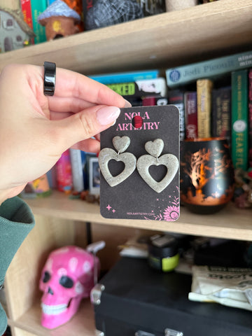 Stone gray double heart earrings