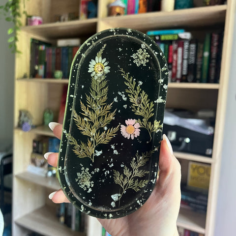 Resin decorative trinket tray