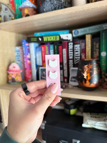 White cat head stud earrings